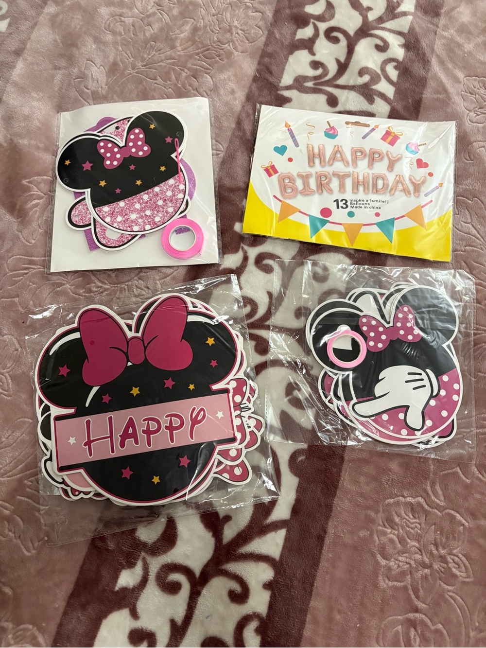 Pink Minnie-Style Happy Birthday Party Signs – 13-Pack